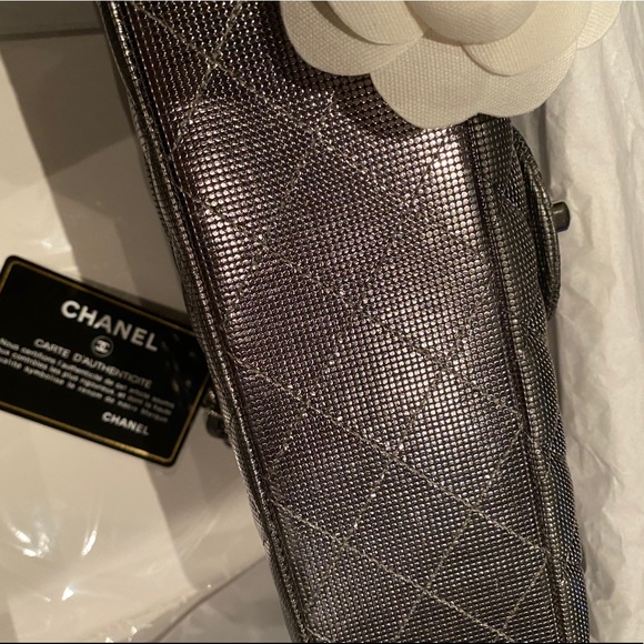 Chanel Cruise silver metallic medium classic flap leather shoulder Ltd Ed bag - Picture 12 of 17